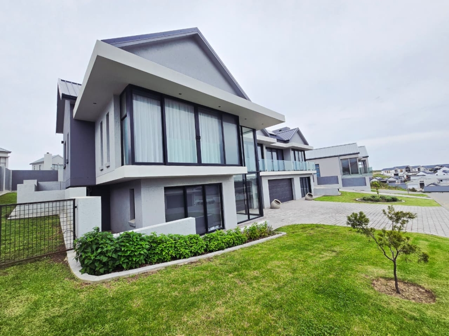 4 Bedroom Property for Sale in Kingswood Golf Estate Western Cape